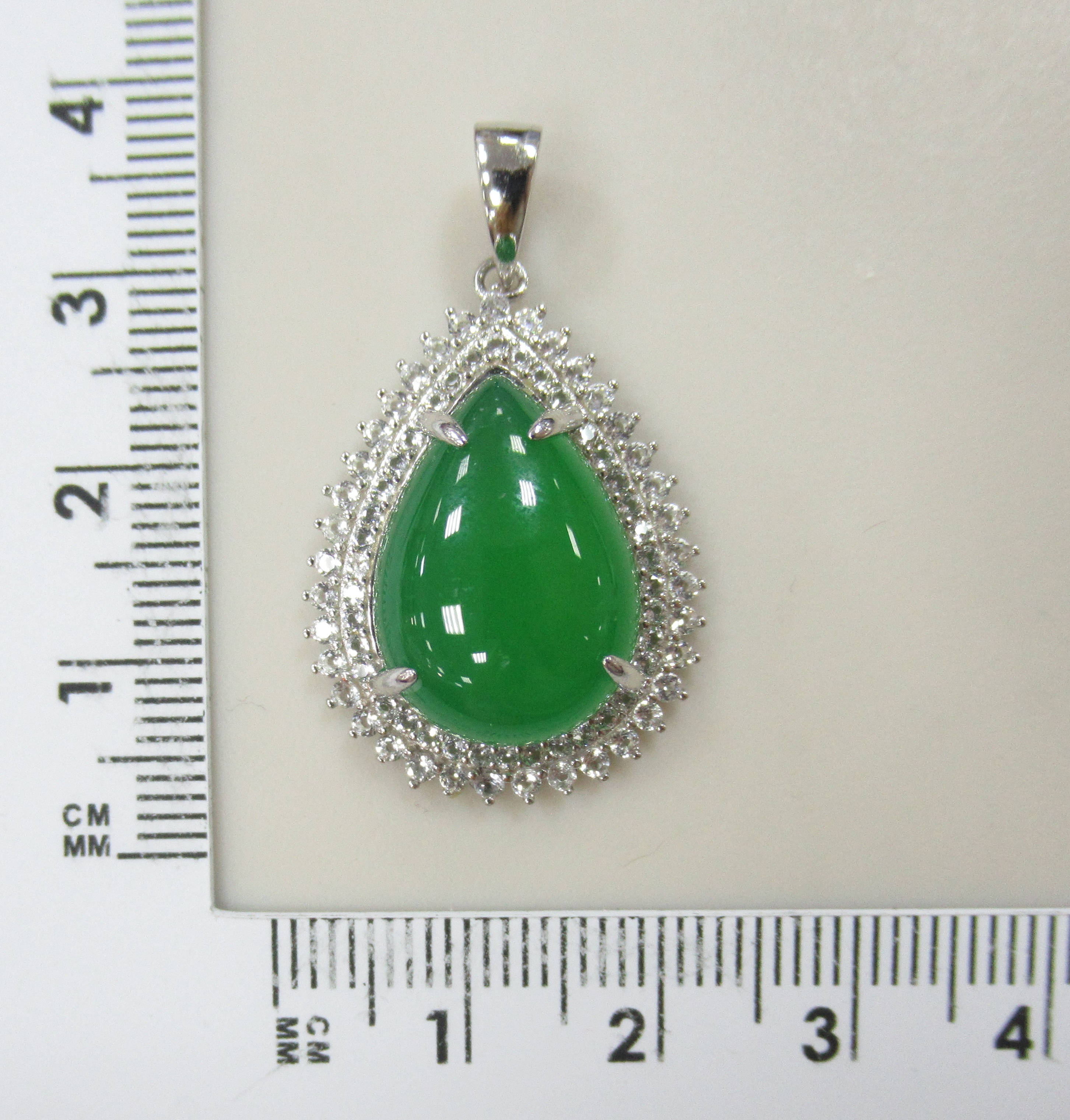 Серебряная подвеска с халцедоном